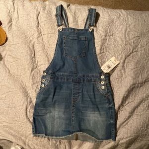 Overall skirt